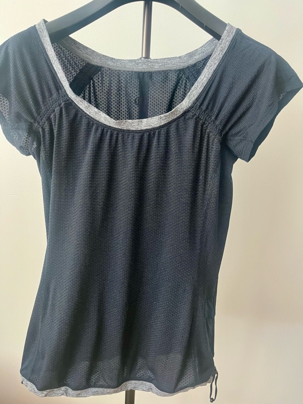 Lululemon Women’s Black Short-Sleeve Athletic Top with Heather Trim - Picture 2 of 6